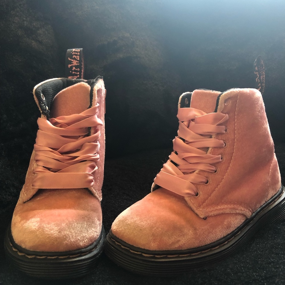 Dr. Martens Toddler 1460 Pink Velvet ribbon laced boots Us size 9